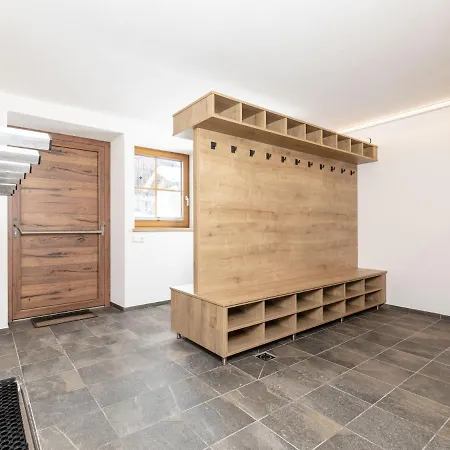 Comfy In With Balcony And Ski Storage Apartmán